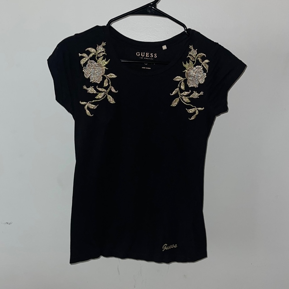 Women’s rose short sleeve top